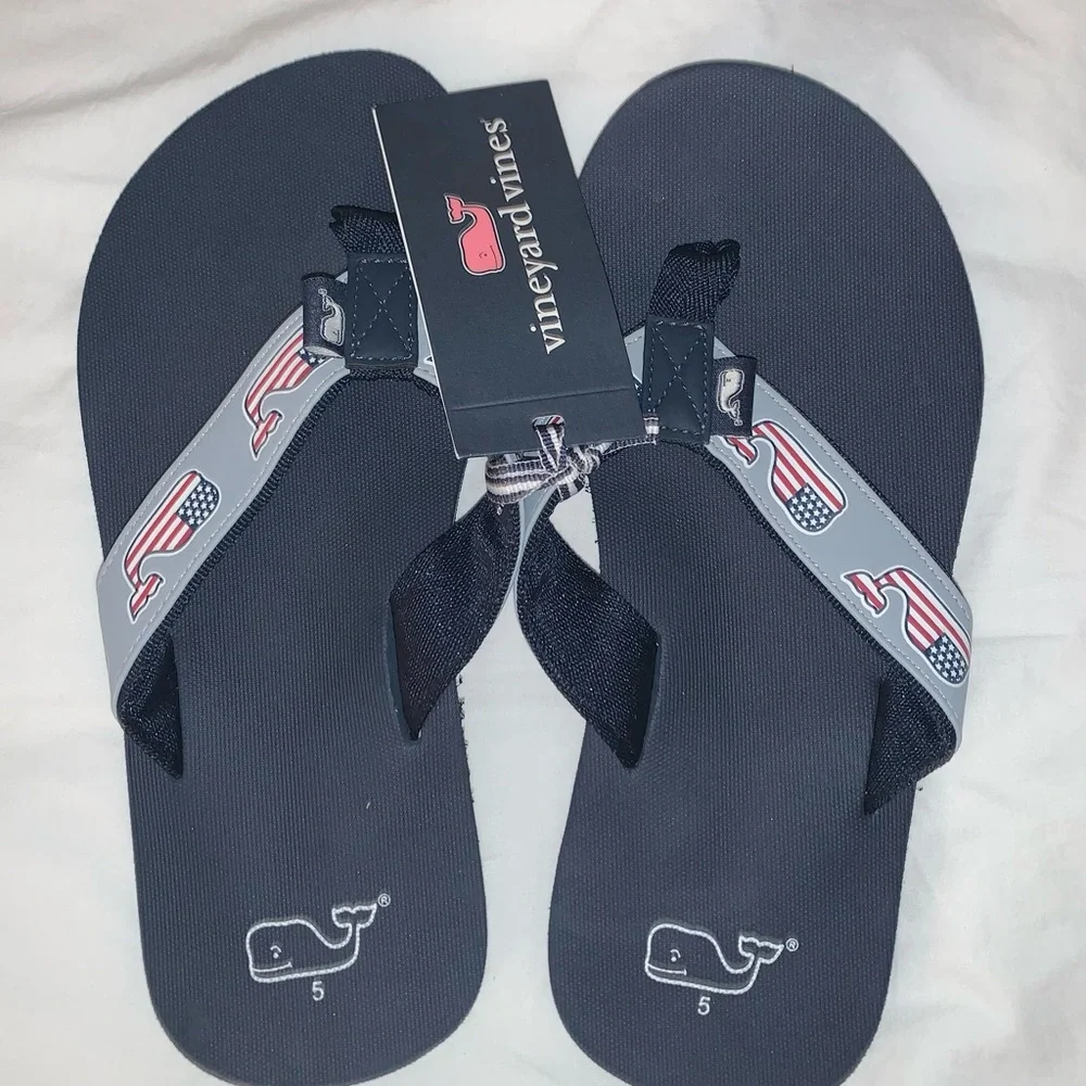 NEW VINEYARD VINES whale flip flops sandals boys size 5 - Picture 7 of 8